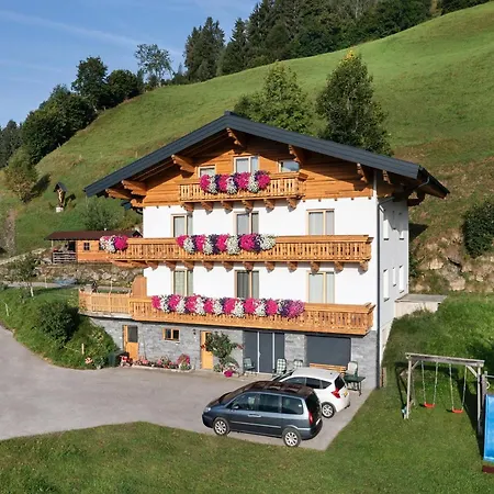 In Sankt Johann Im Pongau Near Area Apartment *