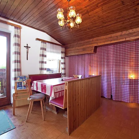 Apartment In Sankt Johann Im Pongau Near Ski Area Lägenhet Wagrain