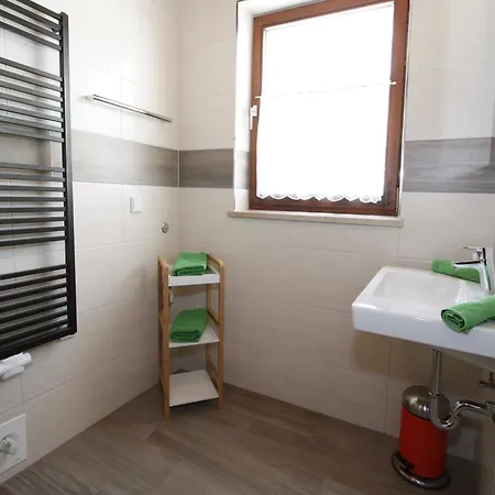 Apartment In Sankt Johann Im Pongau Near Ski Area Lägenhet